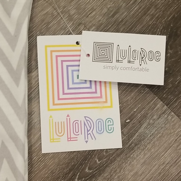 NWT LuLaRoe Gray and White Chevron Irma - Picture 4 of 5
